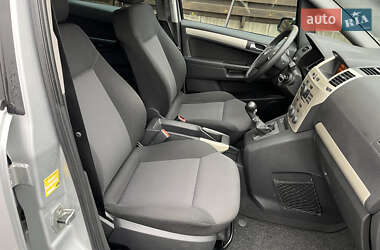 Минивэн Opel Zafira 2008 в 