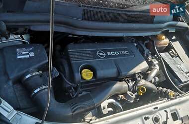 Минивэн Opel Zafira 2012 в 