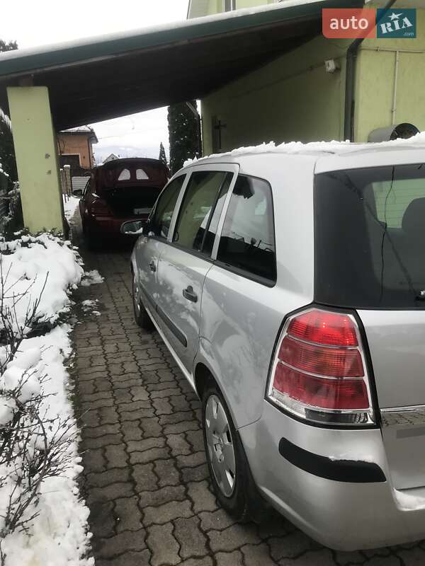 Минивэн Opel Zafira 2005 в Надворной