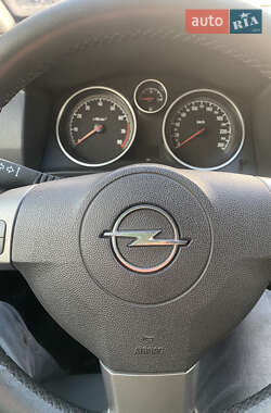 Мінівен Opel Zafira 2005 в 