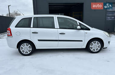 Мінівен Opel Zafira 2010 в Полтаві