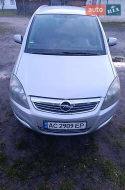 Минивэн Opel Zafira 2010 в Ратным