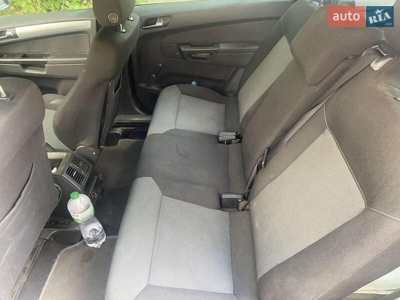 Мінівен Opel Zafira 2005 в Вознесенську