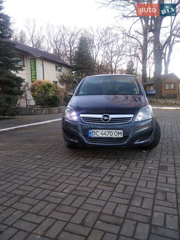 Мінівен Opel Zafira 2011 в Дрогобичі