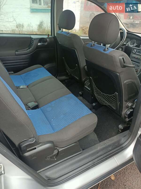 Минивэн Opel Zafira 2004 в Кременчуге