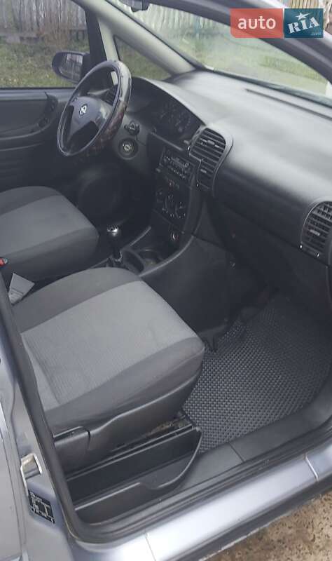 Мінівен Opel Zafira 2003 в Рівному