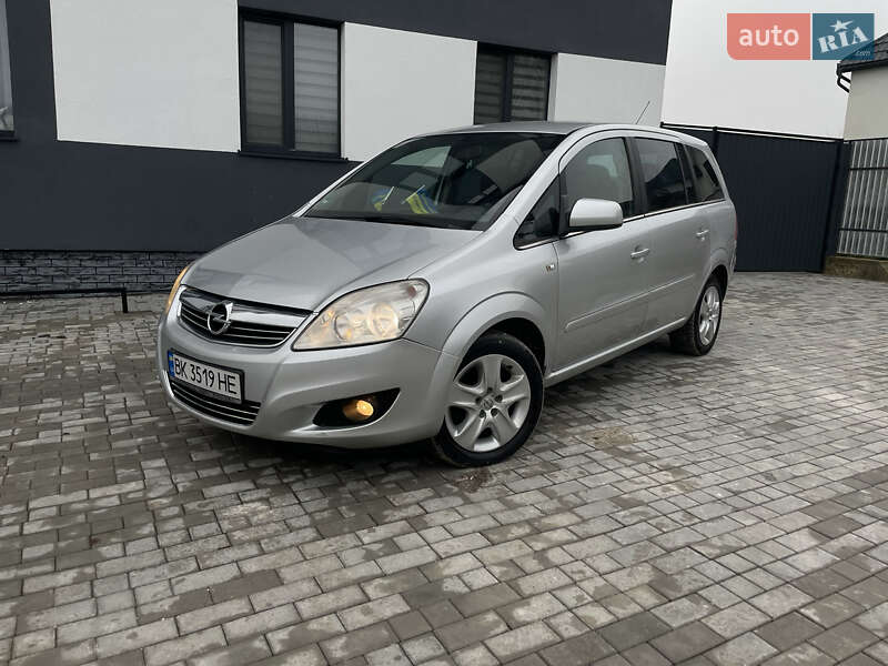 Минивэн Opel Zafira 2011 в Кременце