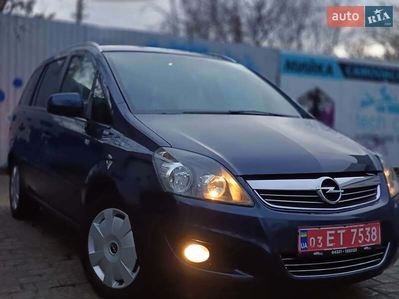 Минивэн Opel Zafira 2011 в Ивано-Франковске