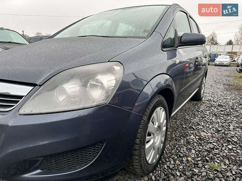 Минивэн Opel Zafira 2009 в Луцке