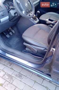 Минивэн Opel Zafira 2007 в 