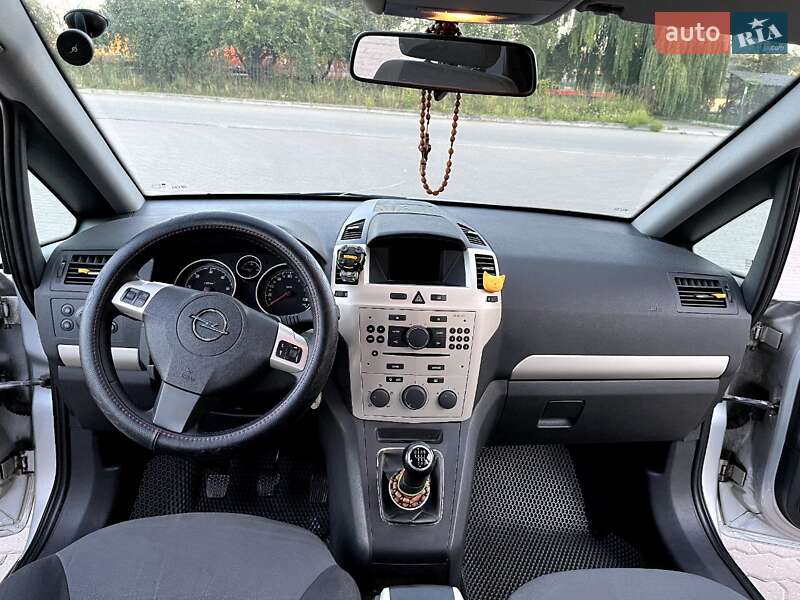 Минивэн Opel Zafira 2008 в Бродах