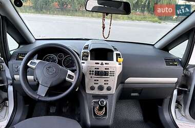 Минивэн Opel Zafira 2008 в 