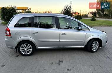 Минивэн Opel Zafira 2008 в 