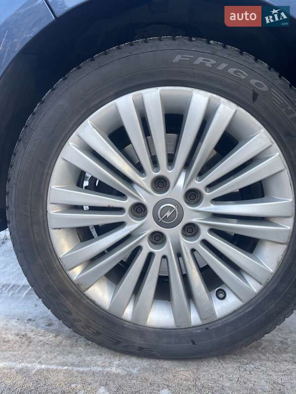 Мінівен Opel Zafira 2016 в Славуті