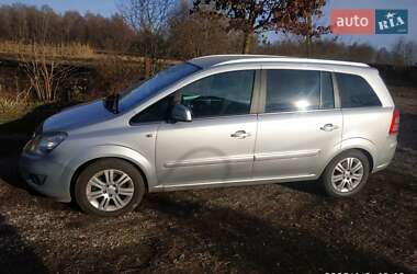 Минивэн Opel Zafira 2010 в 