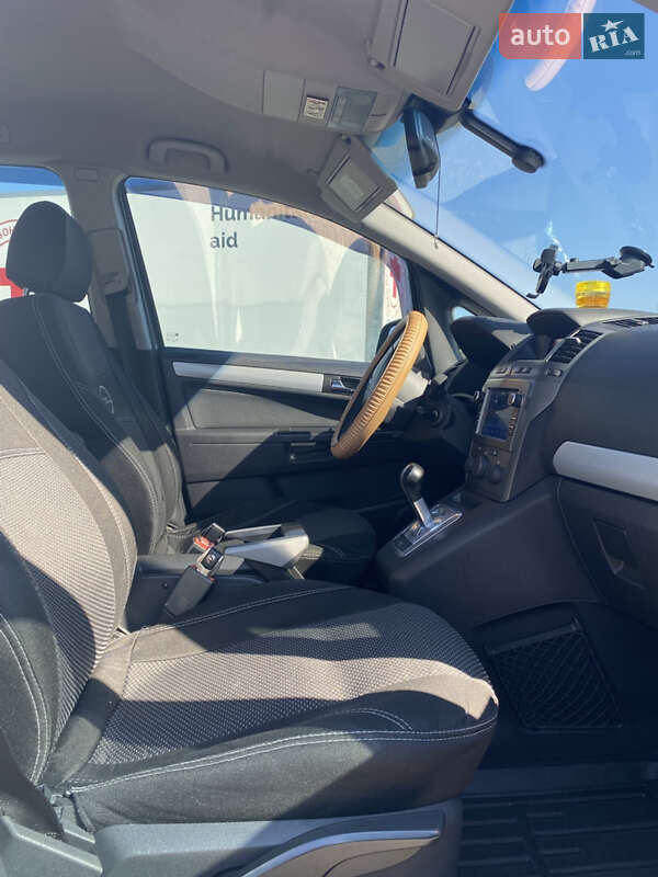 Минивэн Opel Zafira 2007 в Ладыжине