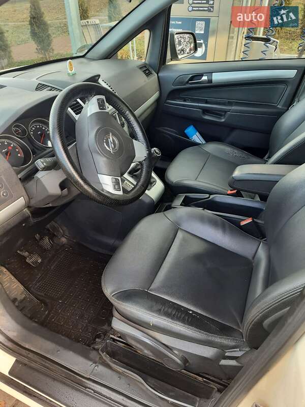 Минивэн Opel Zafira 2013 в Львове