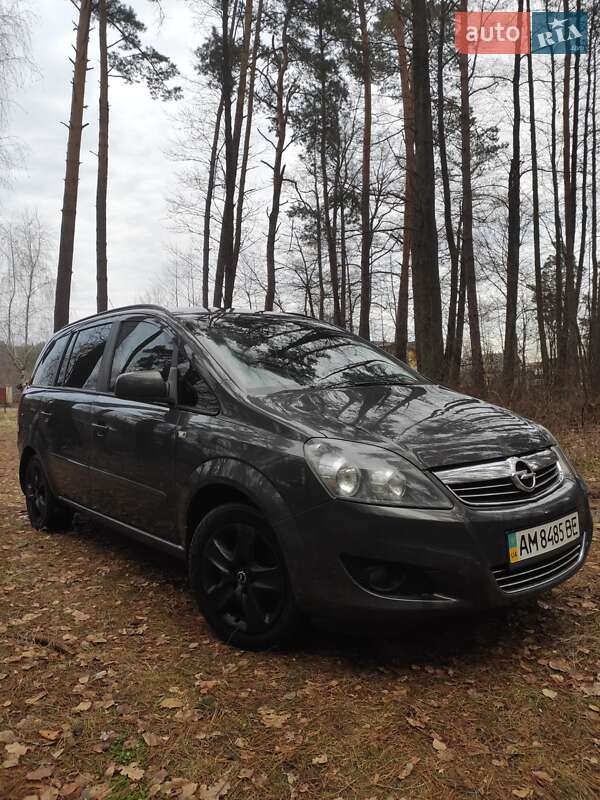 Минивэн Opel Zafira 2013 в Радомышле