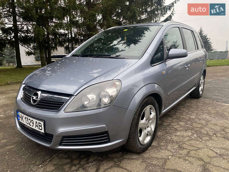 Мінівен Opel Zafira 2007 в Рівному