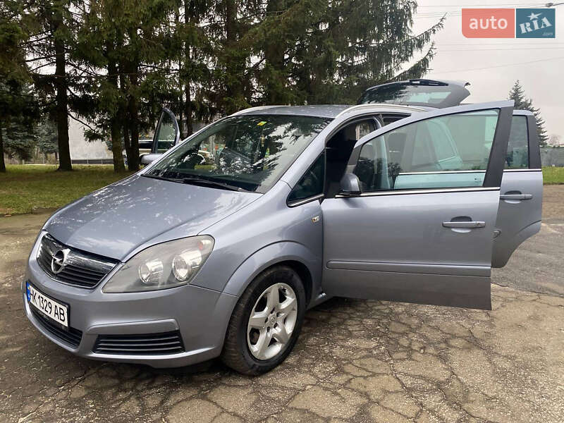 Мінівен Opel Zafira 2007 в Рівному