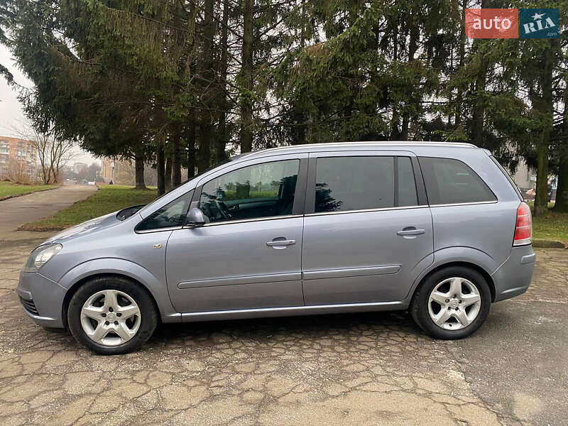 Мінівен Opel Zafira 2007 в Рівному
