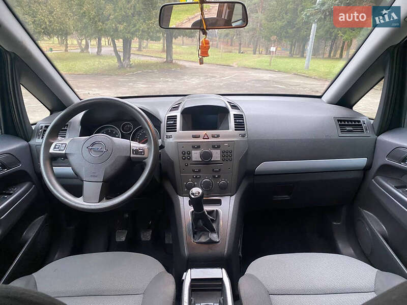 Мінівен Opel Zafira 2007 в Рівному