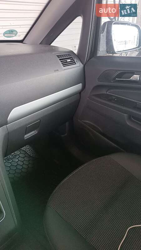 Мінівен Opel Zafira 2010 в Кам'янському