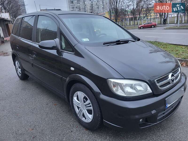 Минивэн Opel Zafira 2004 в Киеве