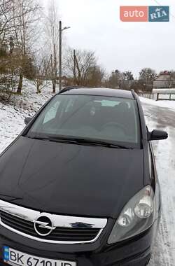 Минивэн Opel Zafira 2006 в 