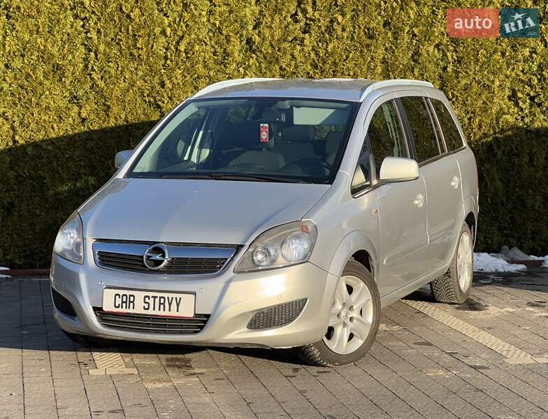 Мінівен Opel Zafira 2011 в Стрию