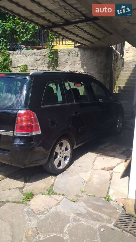 Минивэн Opel Zafira 2006 в Яремче
