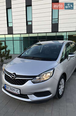 Минивэн Opel Zafira 2018 в Черновцах