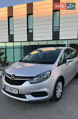 Минивэн Opel Zafira 2018 в Черновцах