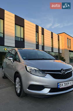 Минивэн Opel Zafira 2018 в Черновцах