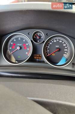 Минивэн Opel Zafira 2010 в 