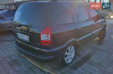 Минивэн Opel Zafira 2004 в 