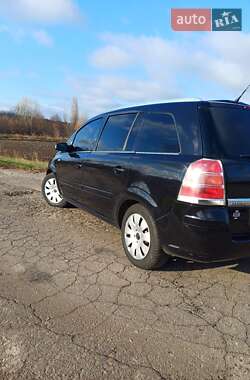 Минивэн Opel Zafira 2007 в Новых Санжарах