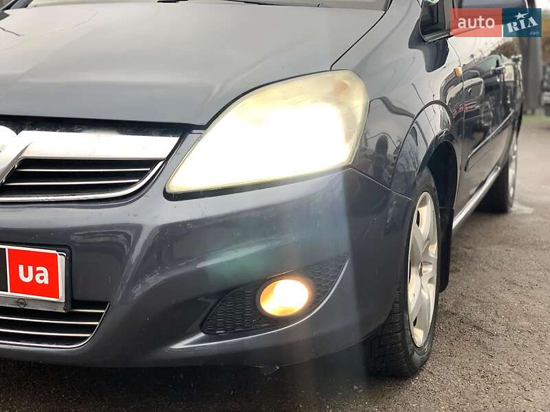 Минивэн Opel Zafira 2008 в Виннице