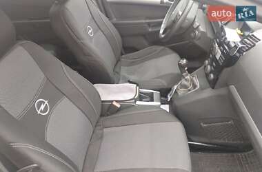 Минивэн Opel Zafira 2010 в 