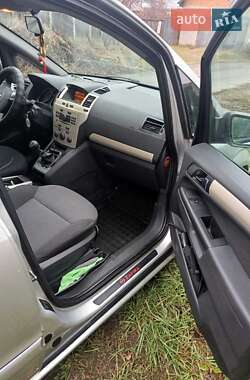Мінівен Opel Zafira 2008 в  фото 13 Мінівен Opel Zafira 2008 в