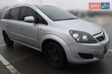 Минивэн Opel Zafira 2011 в Киеве