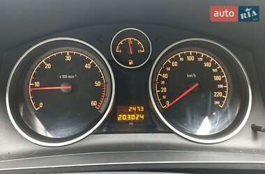 Минивэн Opel Zafira 2010 в 