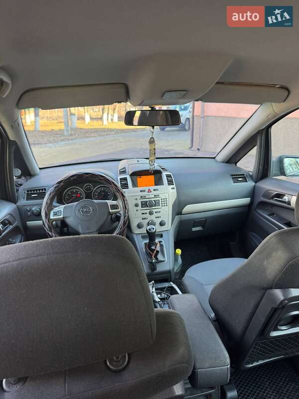Минивэн Opel Zafira 2008 в Житомире
