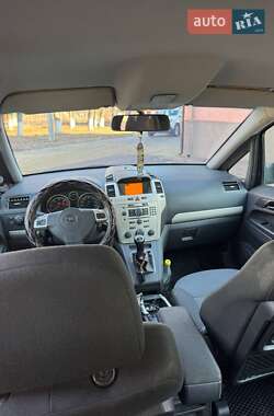 Минивэн Opel Zafira 2008 в 