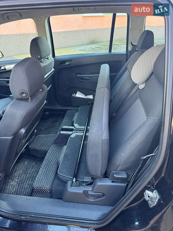 Минивэн Opel Zafira 2008 в Житомире