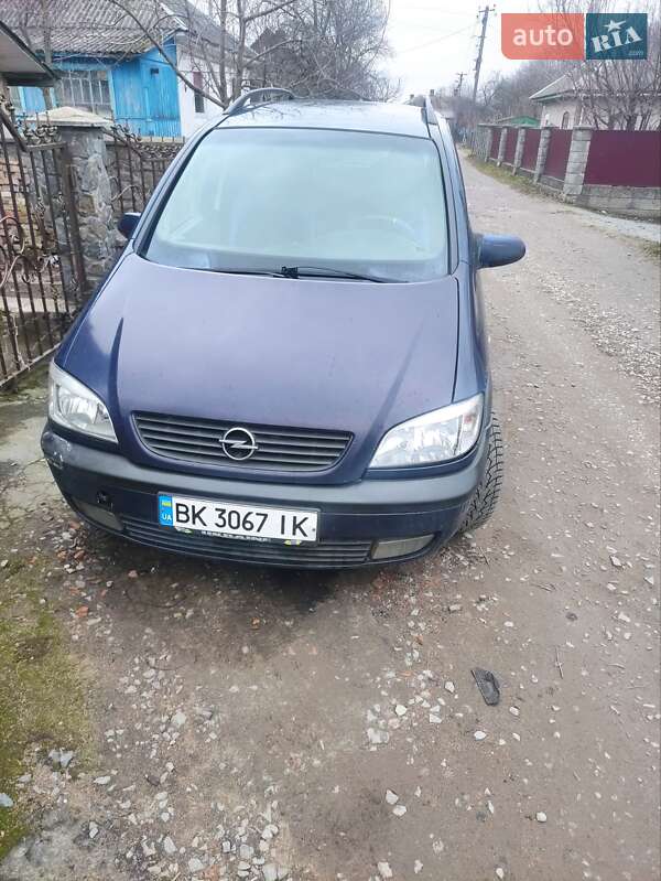 Минивэн Opel Zafira 2000 в 