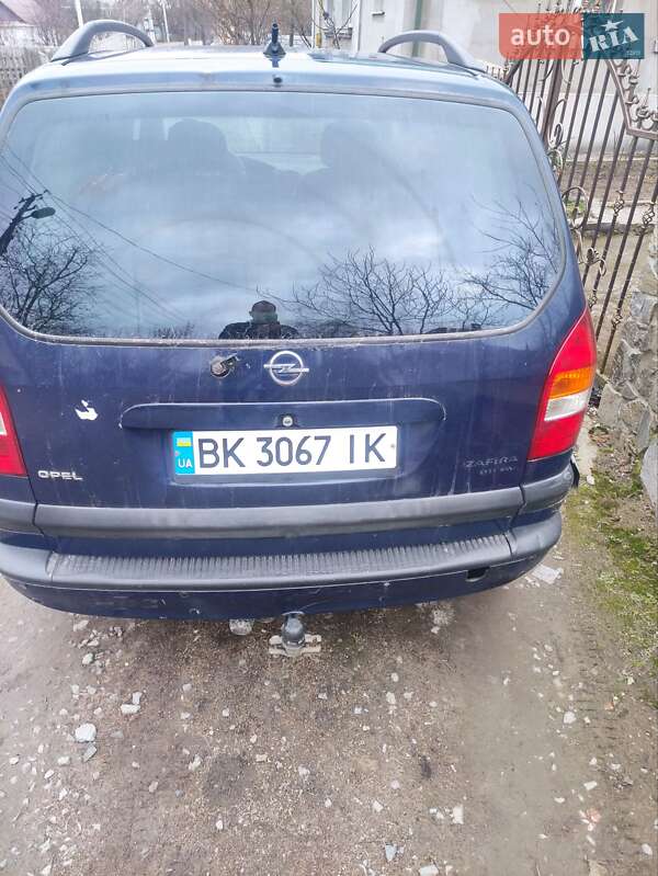 Мінівен Opel Zafira 2000 в Кореці