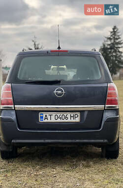 Минивэн Opel Zafira 2006 в Городенке