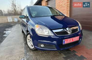 Минивэн Opel Zafira 2006 в Дерно