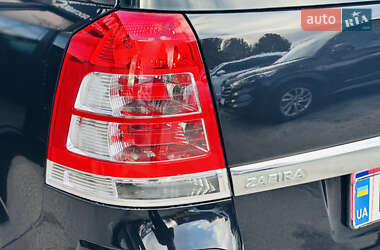 Минивэн Opel Zafira 2010 в 
